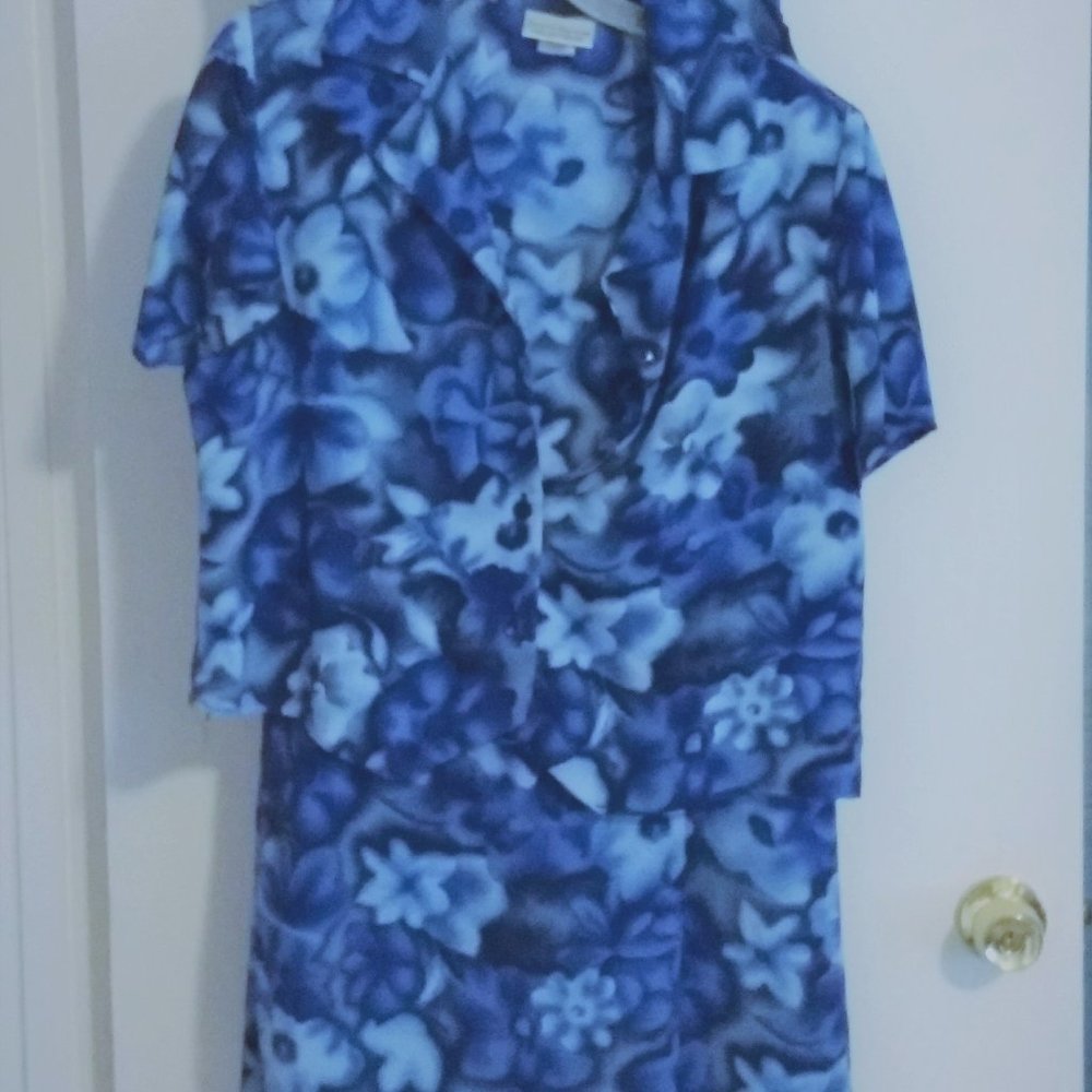 Skirt w/ matching blouse